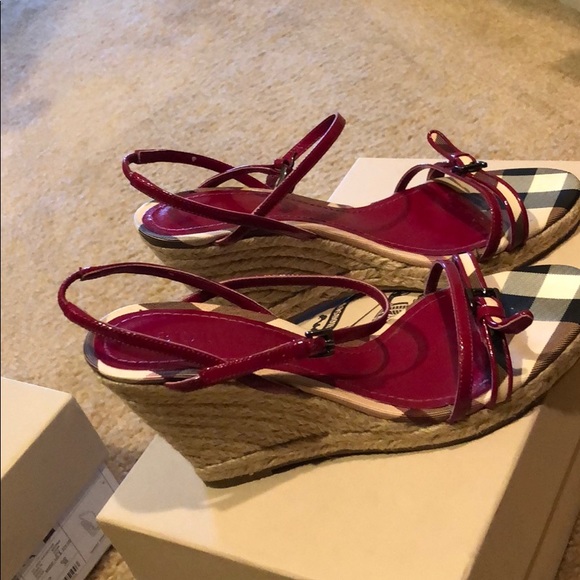 Burberry wedge sandal, worn once. Raspberry . - Picture 4 of 7